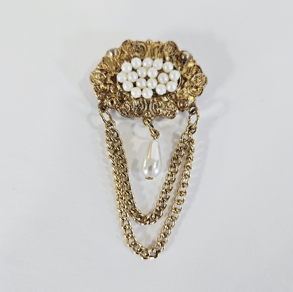 Vintage Victorian Revival Gold Tone Faux Pearl Teardrop Dangle Chain Brooch Pin - Picture 1 of 8